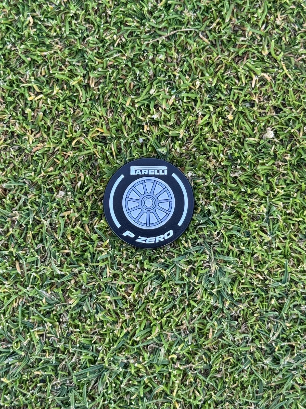 F1 Inspired PARELLI Hard tire - Ball Marker - White